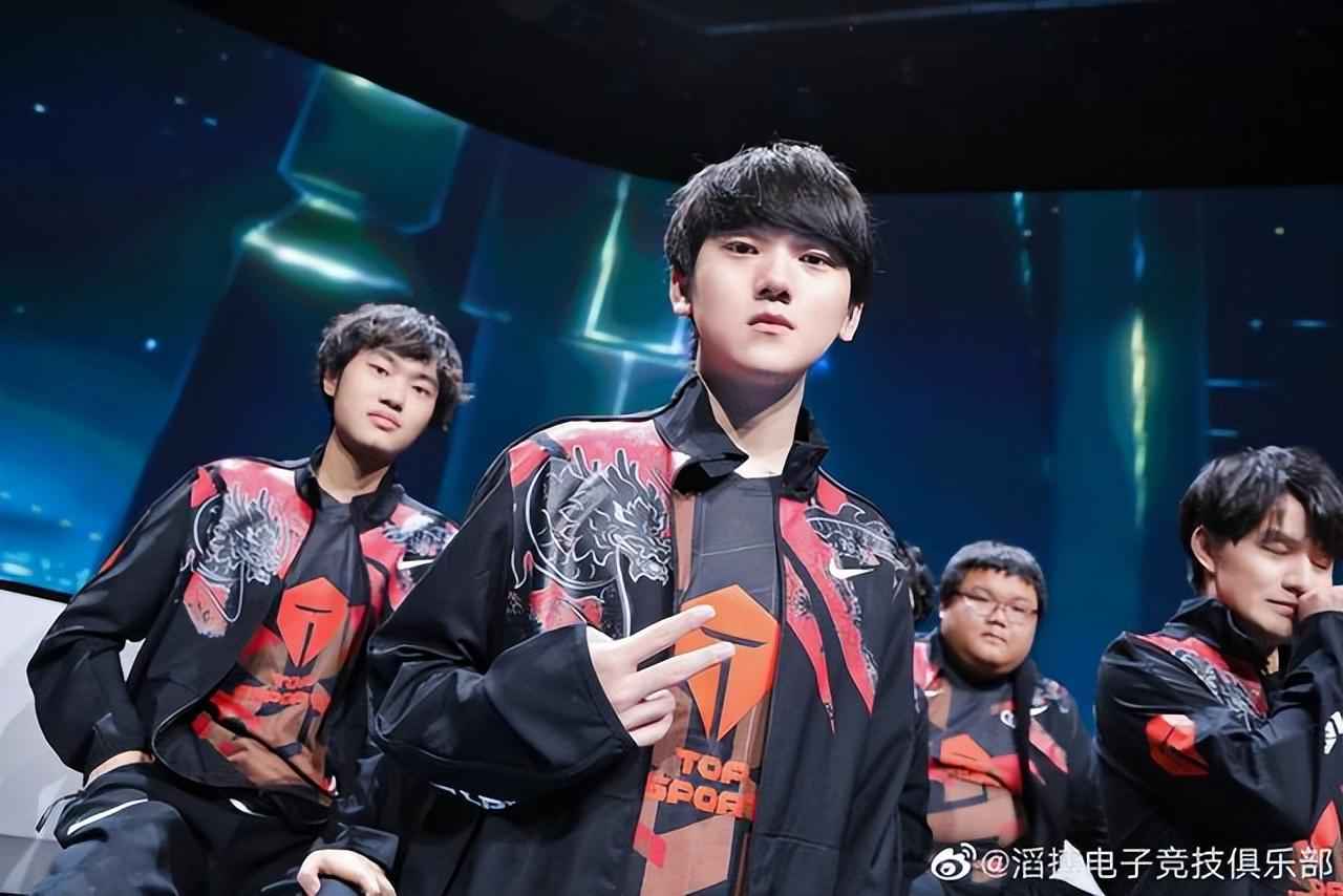 几乎同时闪 几乎同时闪